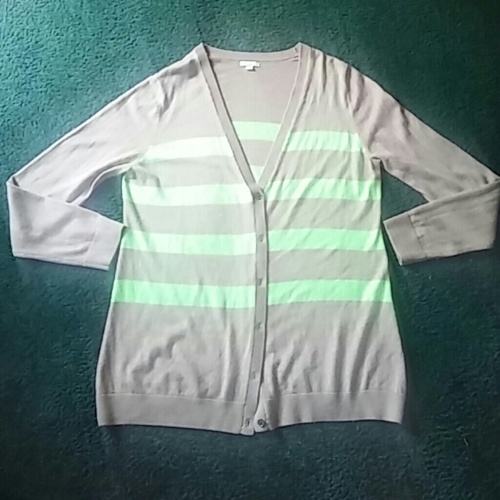 Gap LIght wght Sweater Jacket